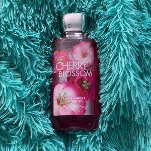 🎄Bath & Bodyworks Cherry Blossom Shower Gel! 🌼